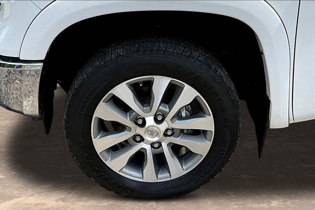 Toyota Tundra Limited 5.7L FFV CrewMax 4WD 2017