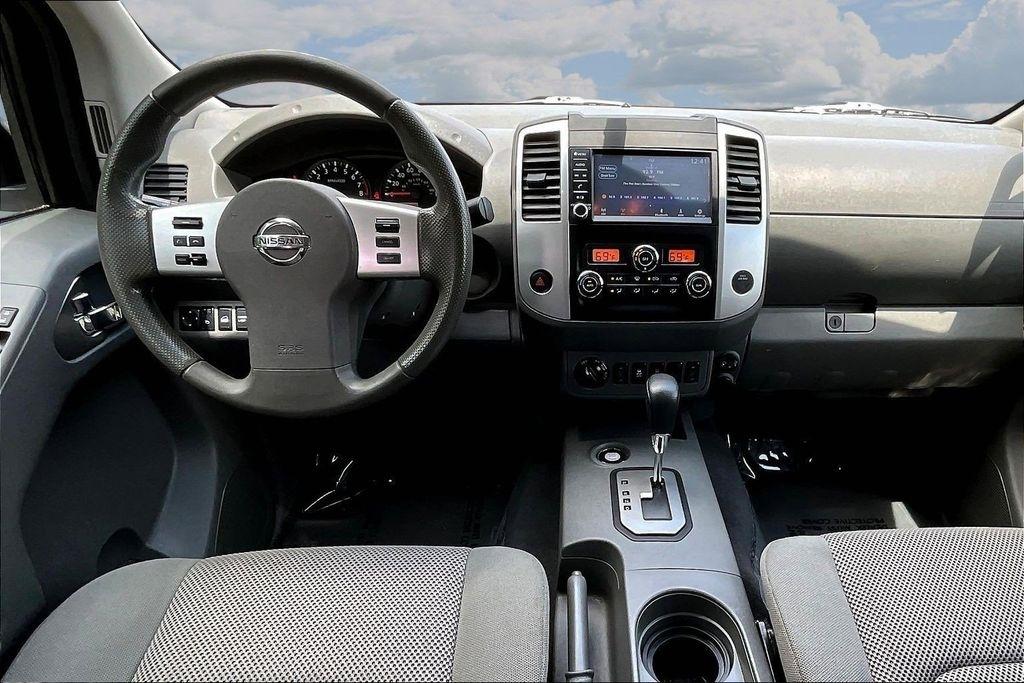 Nissan Frontier SV Crew Cab 4WD 2021