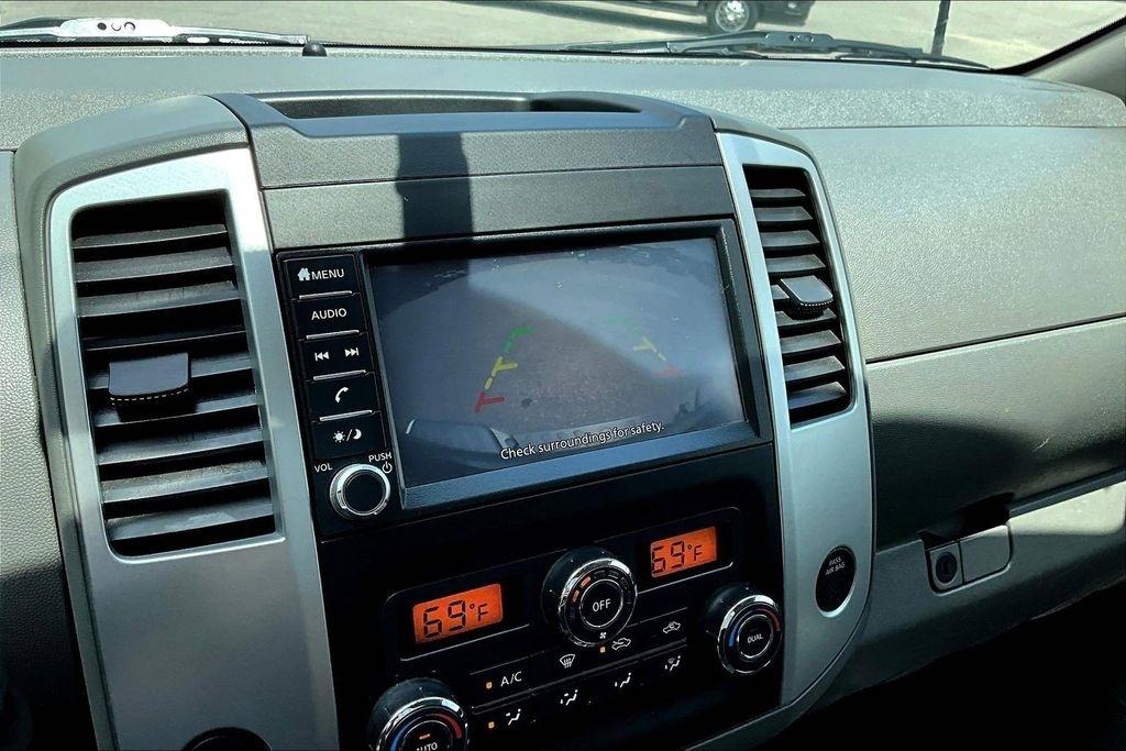 Nissan Frontier SV Crew Cab 4WD 2021