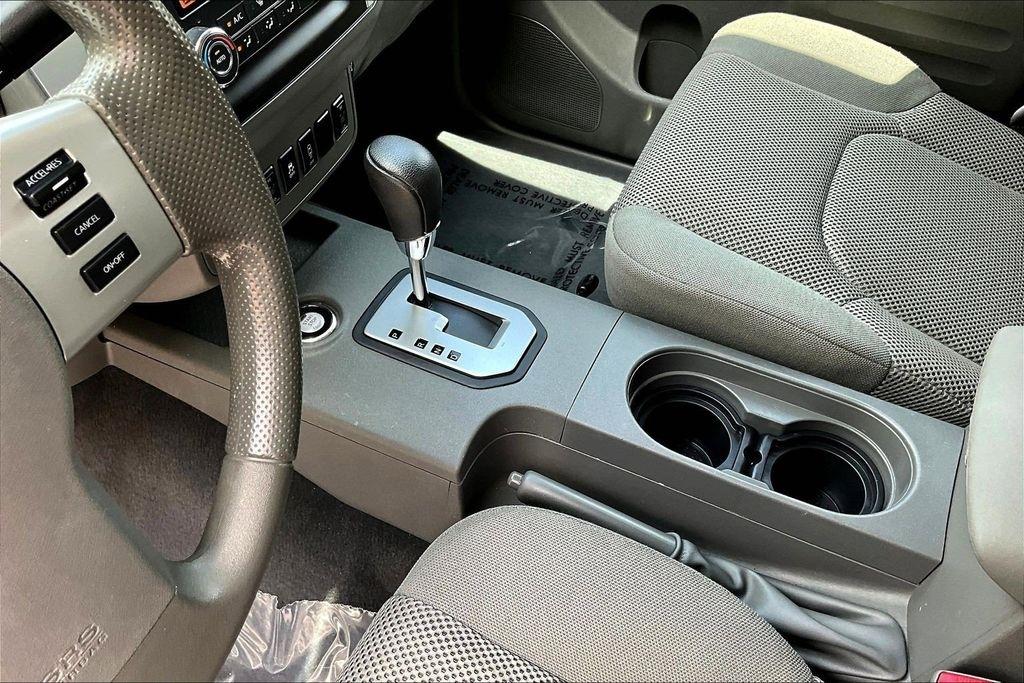 Nissan Frontier SV Crew Cab 4WD 2021