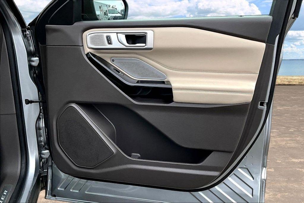 Ford Explorer Platinum AWD 2021