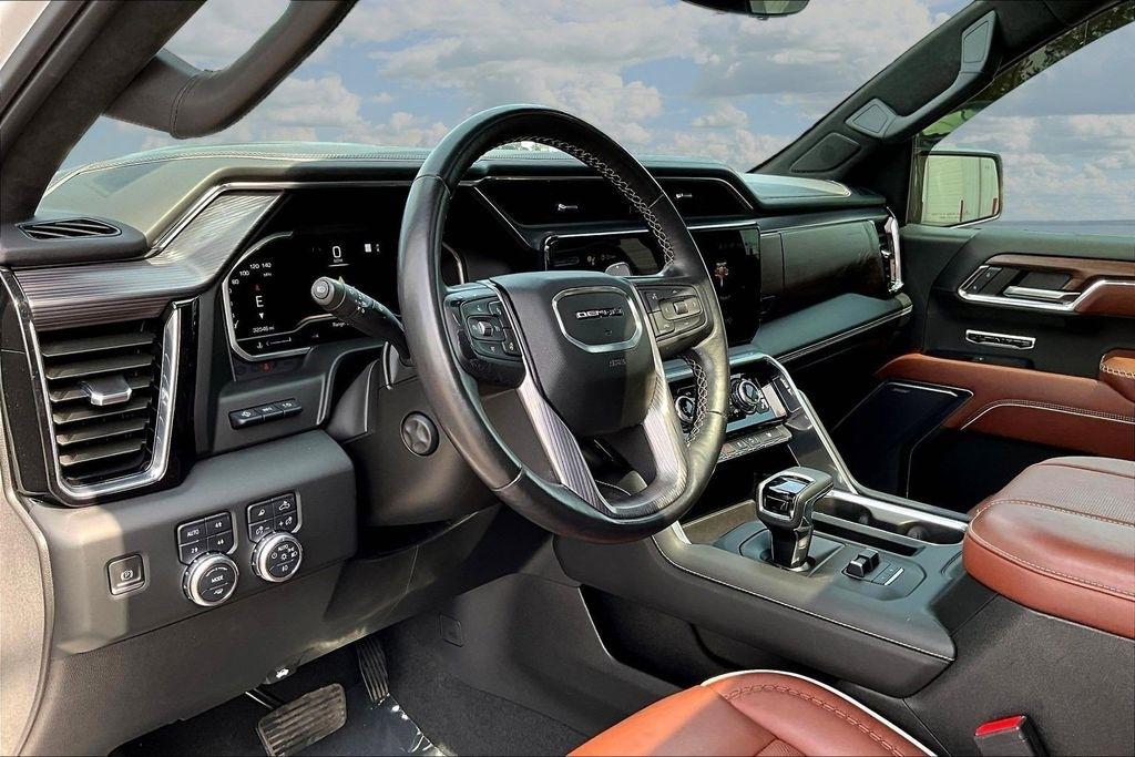 GMC Sierra 1500 Denali Ultimate Crew Cab 4WD 2023