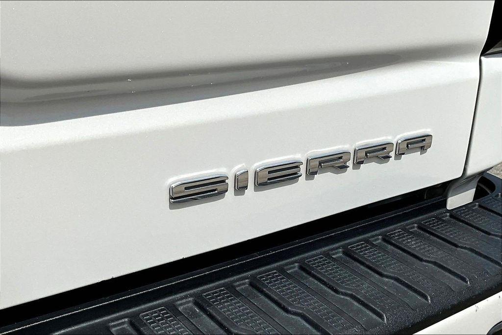 GMC Sierra 1500 Denali Ultimate Crew Cab 4WD 2023