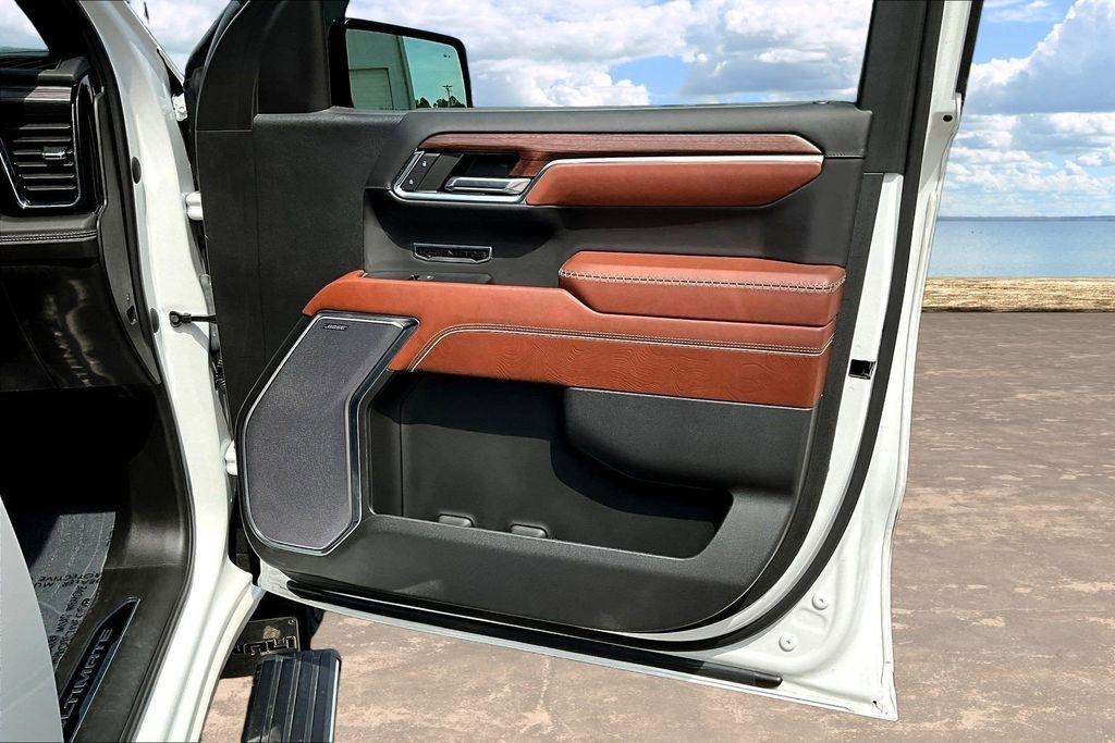 GMC Sierra 1500 Denali Ultimate Crew Cab 4WD 2023