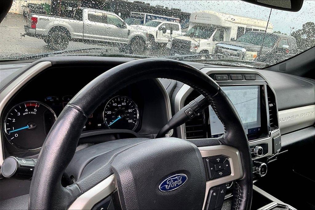 Ford F-350 SD Lariat Crew Cab Long Bed 4WD 2022