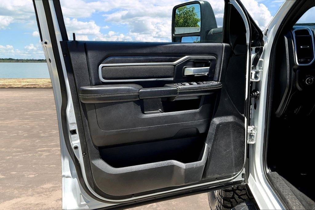 RAM 2500 Tradesman Crew Cab SWB 4WD 2024