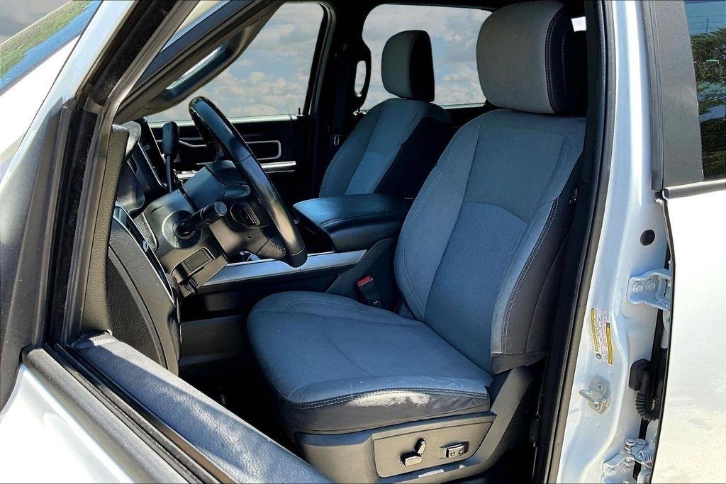 RAM 2500 Tradesman Crew Cab SWB 4WD 2024