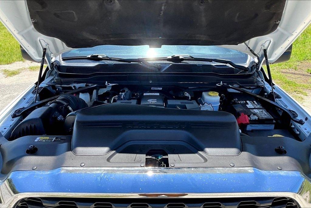 RAM 2500 Tradesman Crew Cab SWB 4WD 2024