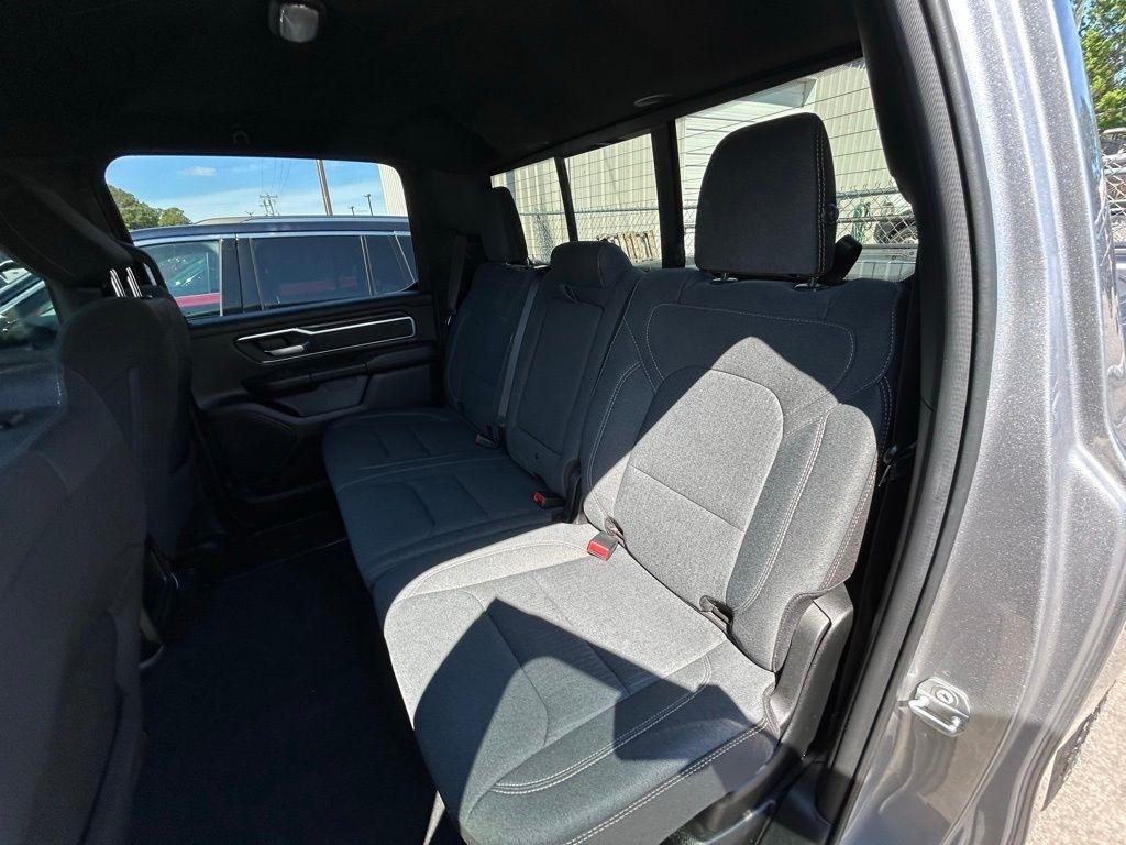 RAM 1500 Big Horn Crew Cab SWB 4WD 2022