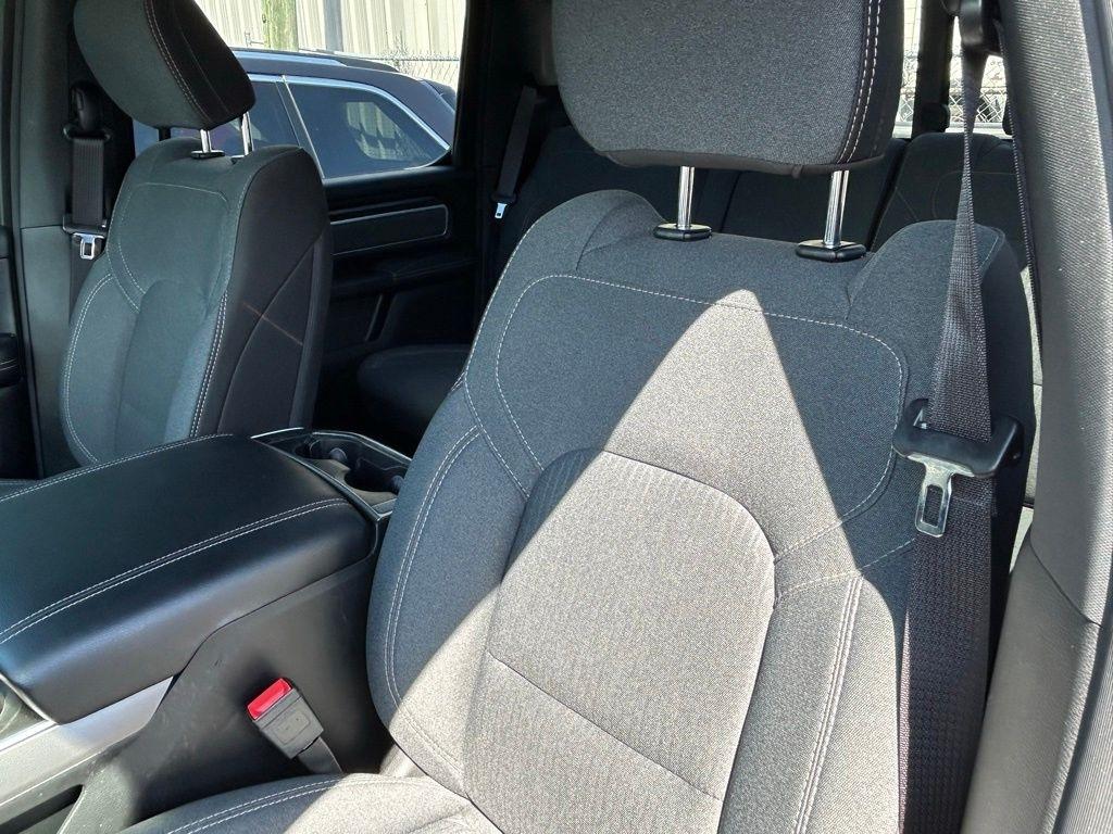 RAM 1500 Big Horn Crew Cab SWB 4WD 2022