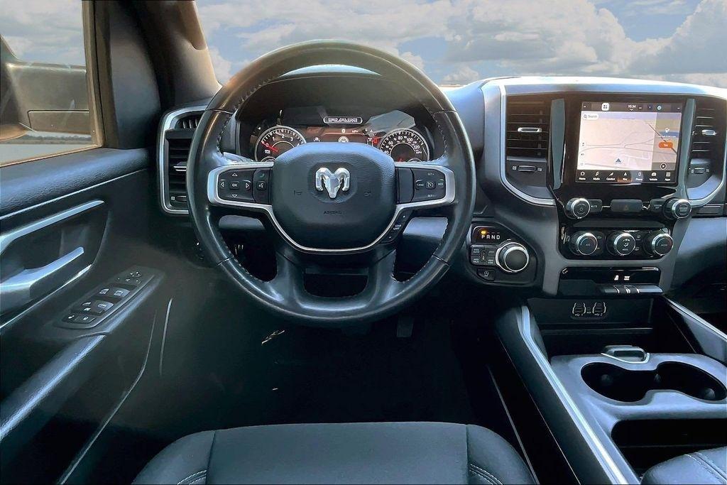 RAM 1500 Big Horn Crew Cab SWB 4WD 2022