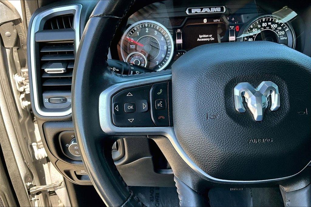 RAM 1500 Big Horn Crew Cab SWB 4WD 2022