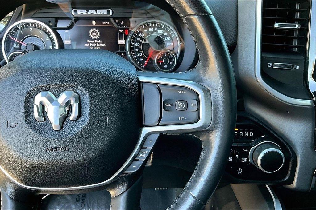 RAM 1500 Big Horn Crew Cab SWB 4WD 2022