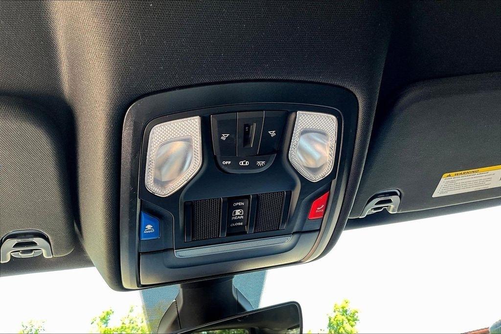 RAM 1500 Big Horn Crew Cab SWB 4WD 2022