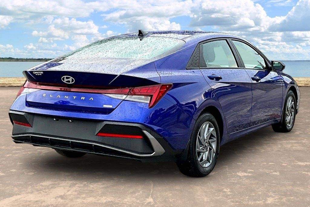 Hyundai Elantra Blue DCT 2024