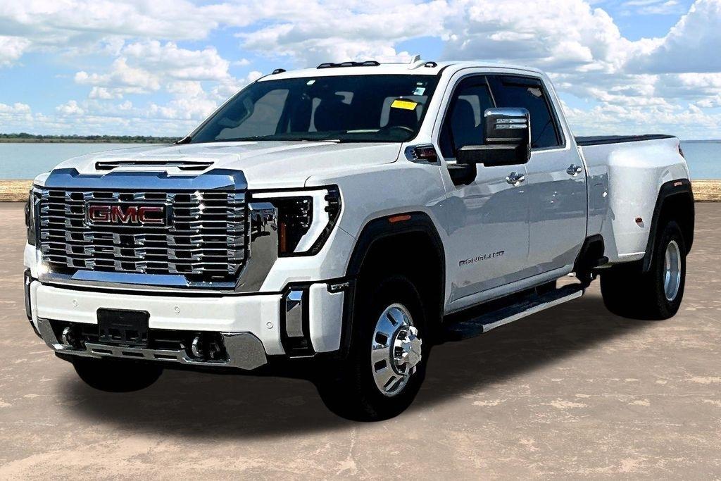 GMC Sierra 3500HD Denali Crew Cab 4WD 2024