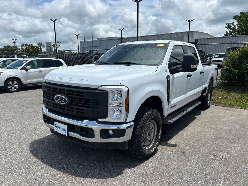 Ford F-250 SD XL Crew Cab 4WD 2024