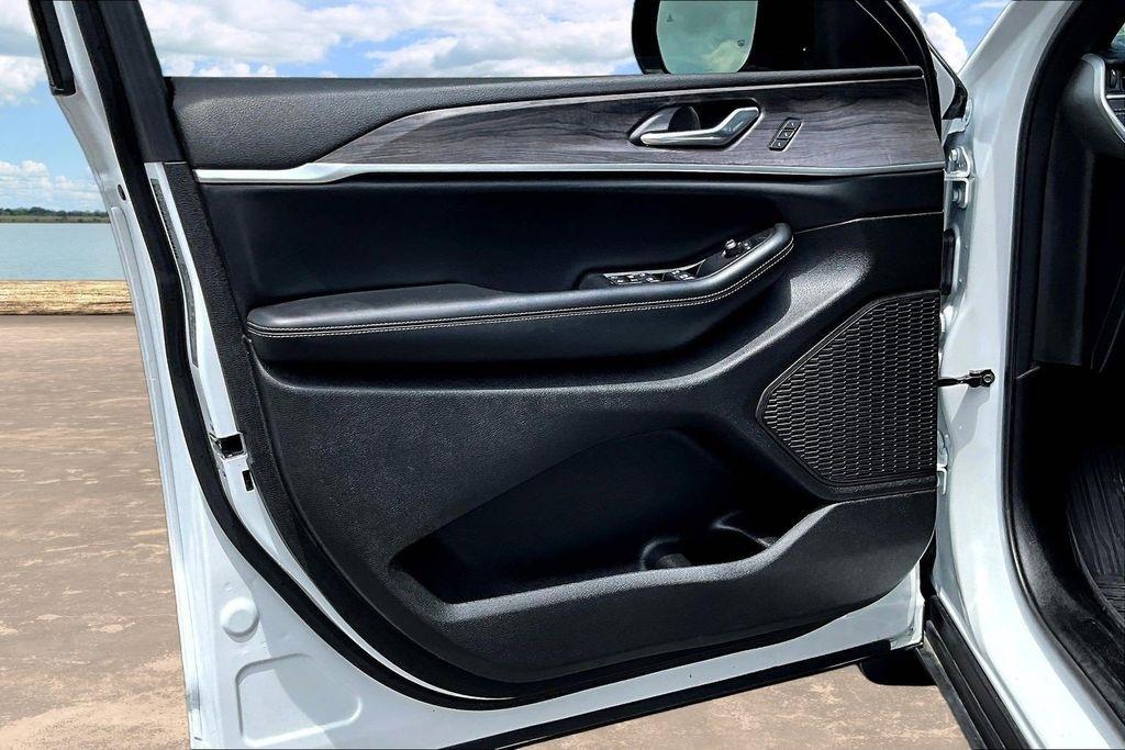 Jeep Grand Cherokee Limited 2WD 2025