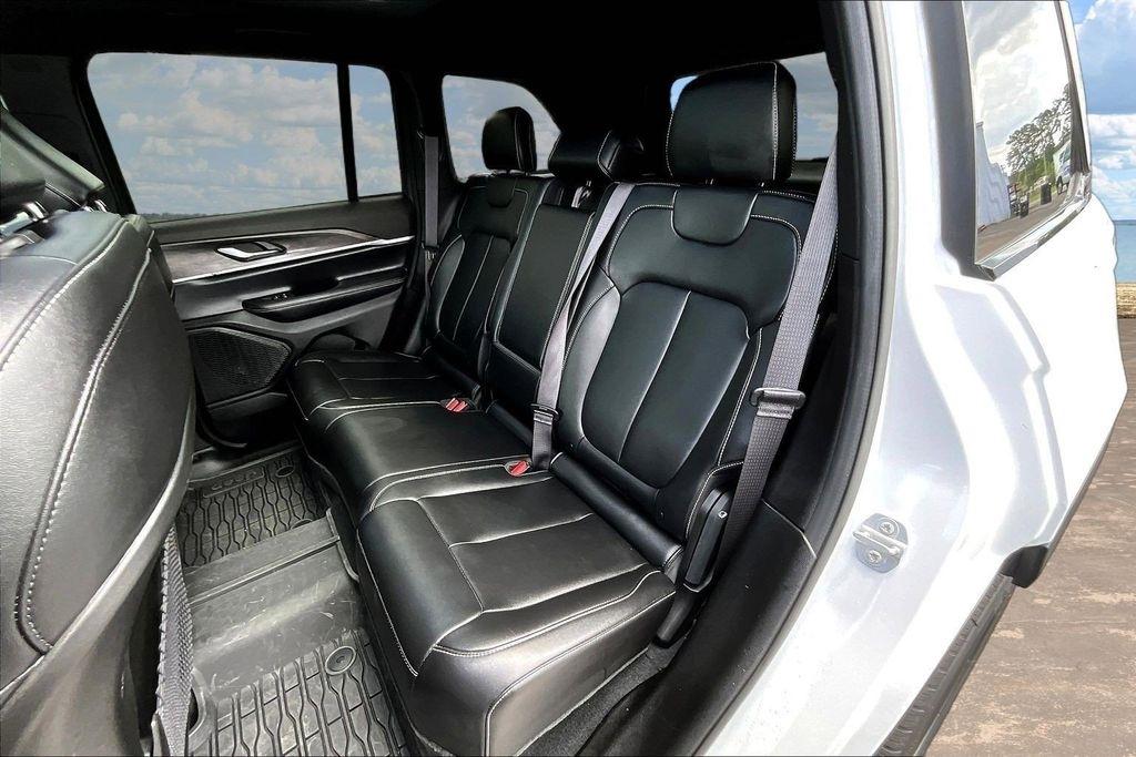 Jeep Grand Cherokee Limited 2WD 2025