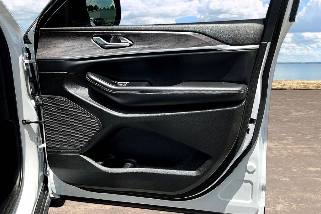 Jeep Grand Cherokee Limited 2WD 2025
