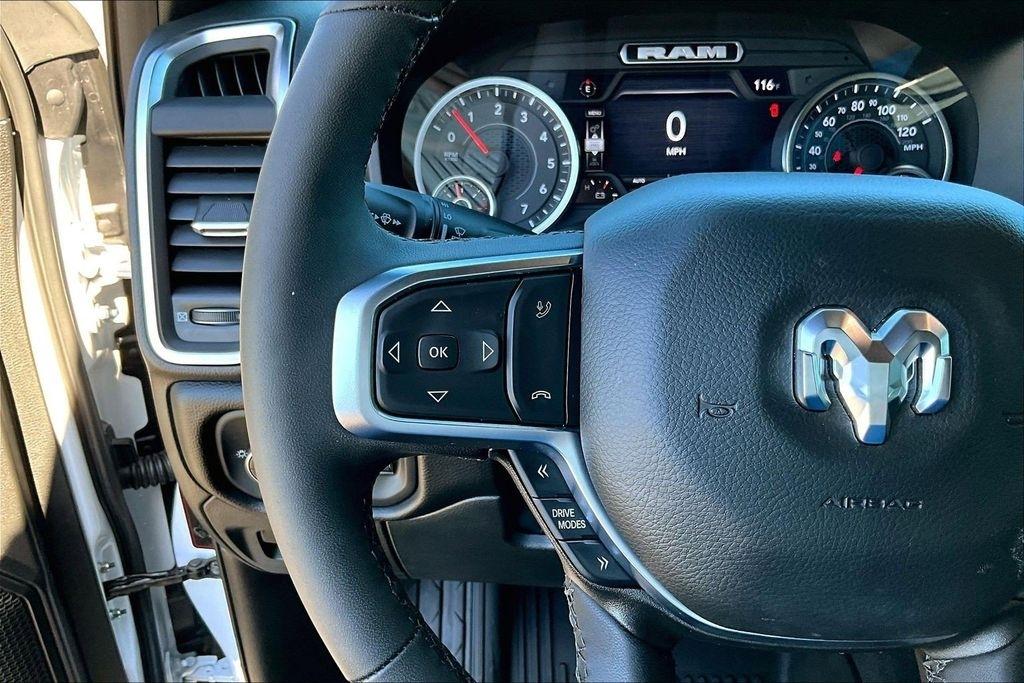 RAM 1500 Big Horn Crew Cab SWB 4WD 2025