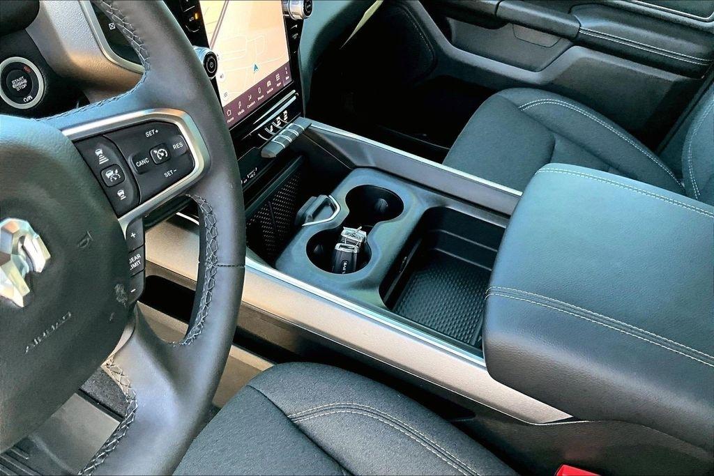 RAM 1500 Big Horn Crew Cab SWB 4WD 2025