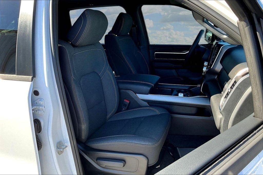 RAM 1500 Big Horn Crew Cab SWB 4WD 2025