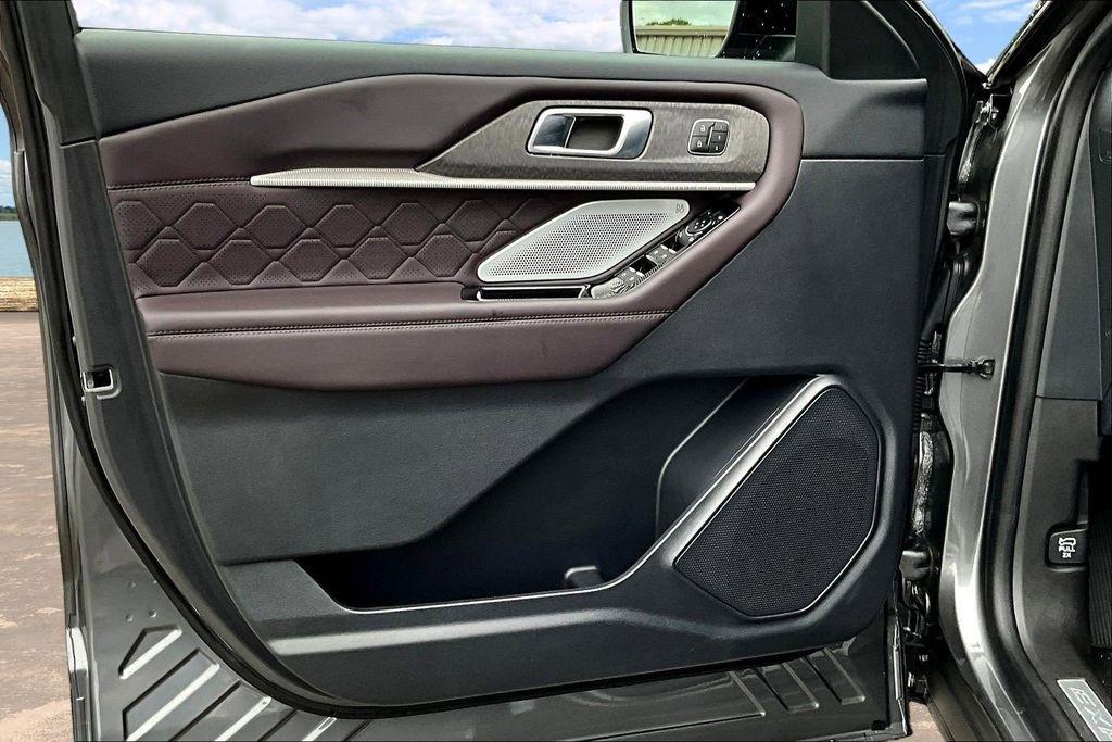 Ford Explorer Platinum 2025