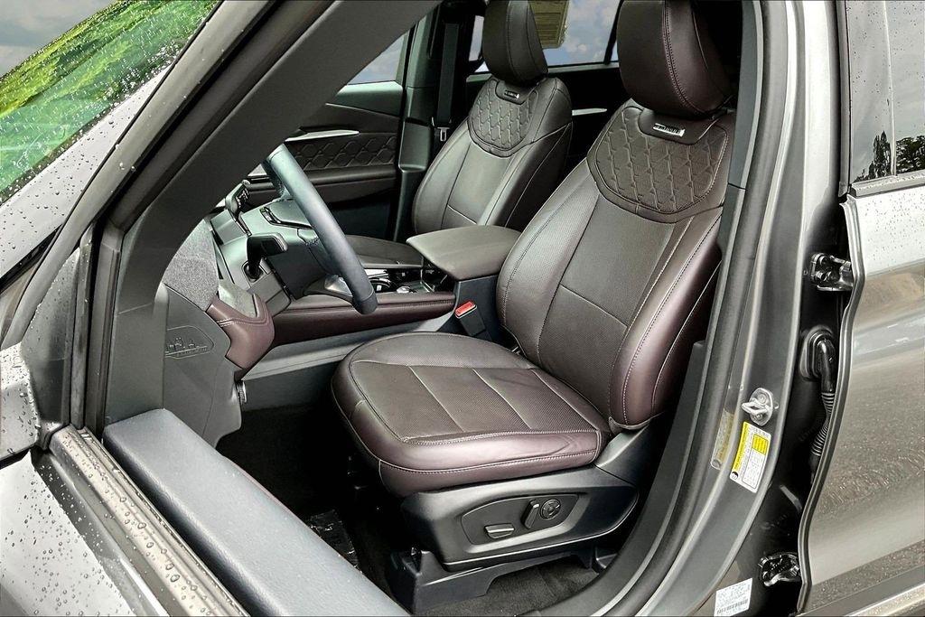 Ford Explorer Platinum 2025