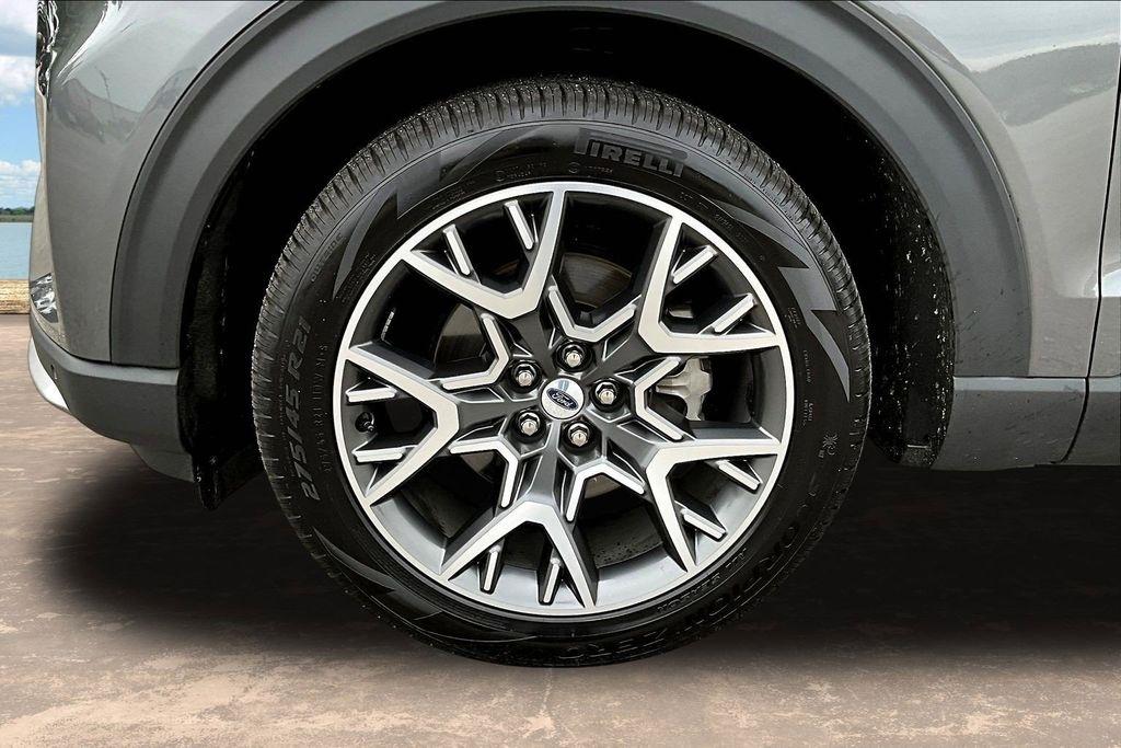 Ford Explorer Platinum 2025