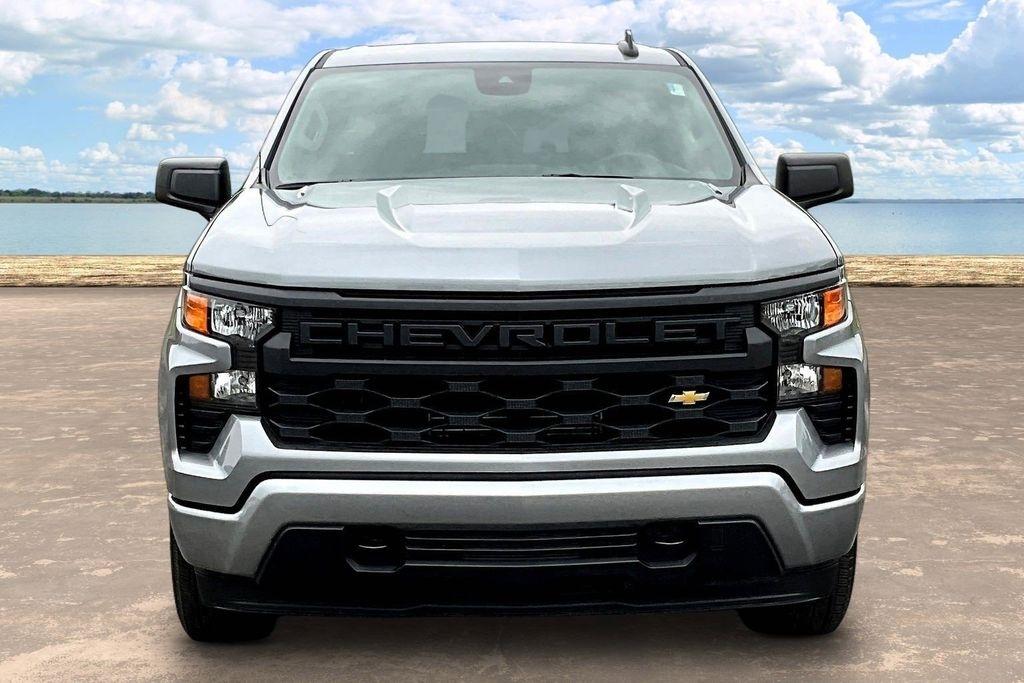 Chevrolet Silverado 1500 Custom Crew Cab 4WD 2026