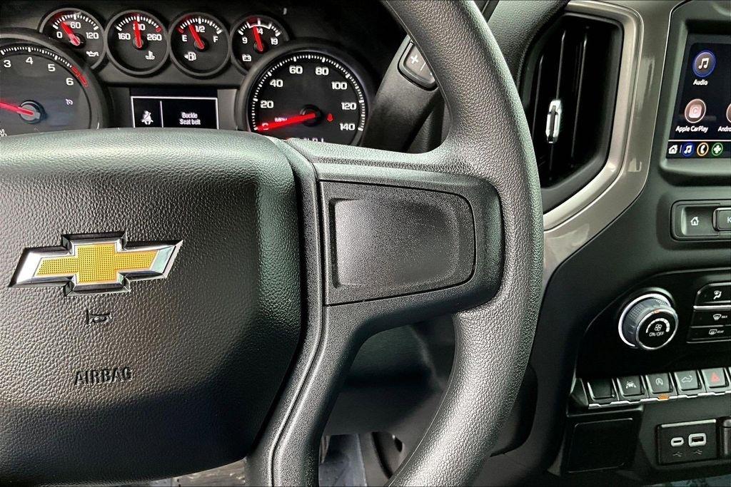 Chevrolet Silverado 1500 Custom Crew Cab 4WD 2026