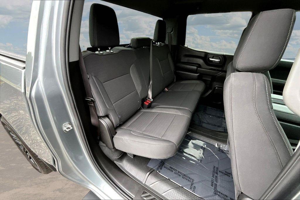 Chevrolet Silverado 1500 Custom Crew Cab 4WD 2026