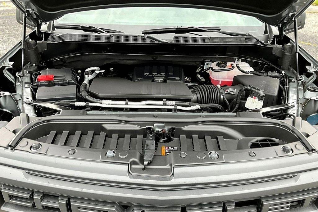 Chevrolet Silverado 1500 Custom Crew Cab 4WD 2026