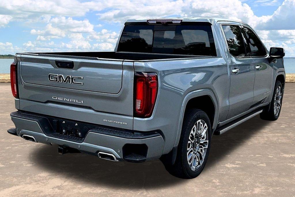 GMC Sierra 1500 Denali Ultimate Crew Cab 4WD 2023