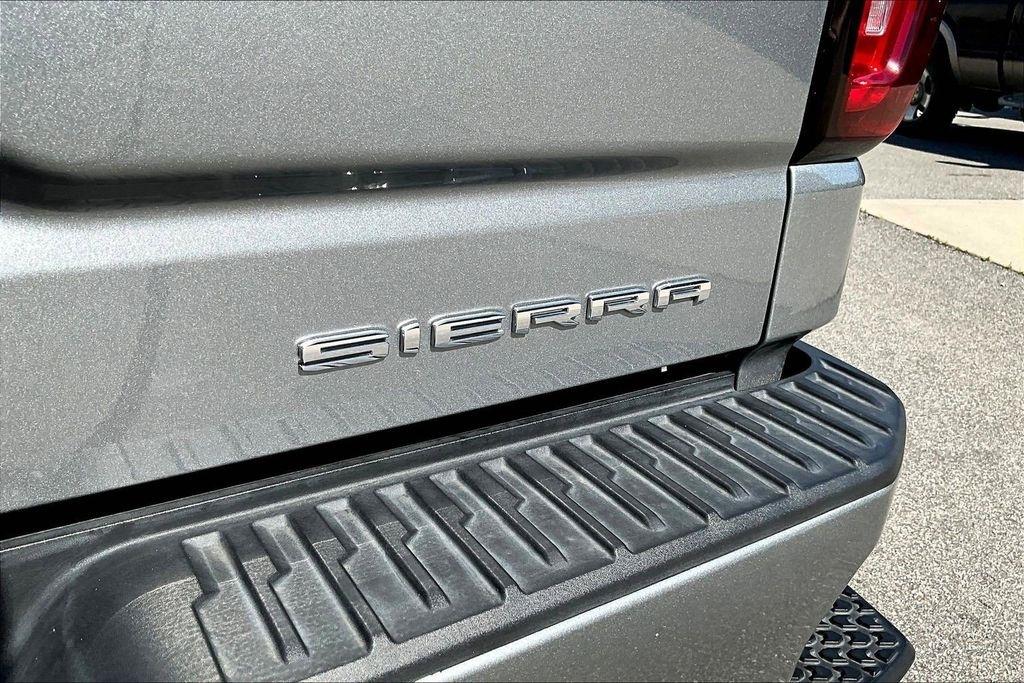 GMC Sierra 1500 Denali Ultimate Crew Cab 4WD 2023