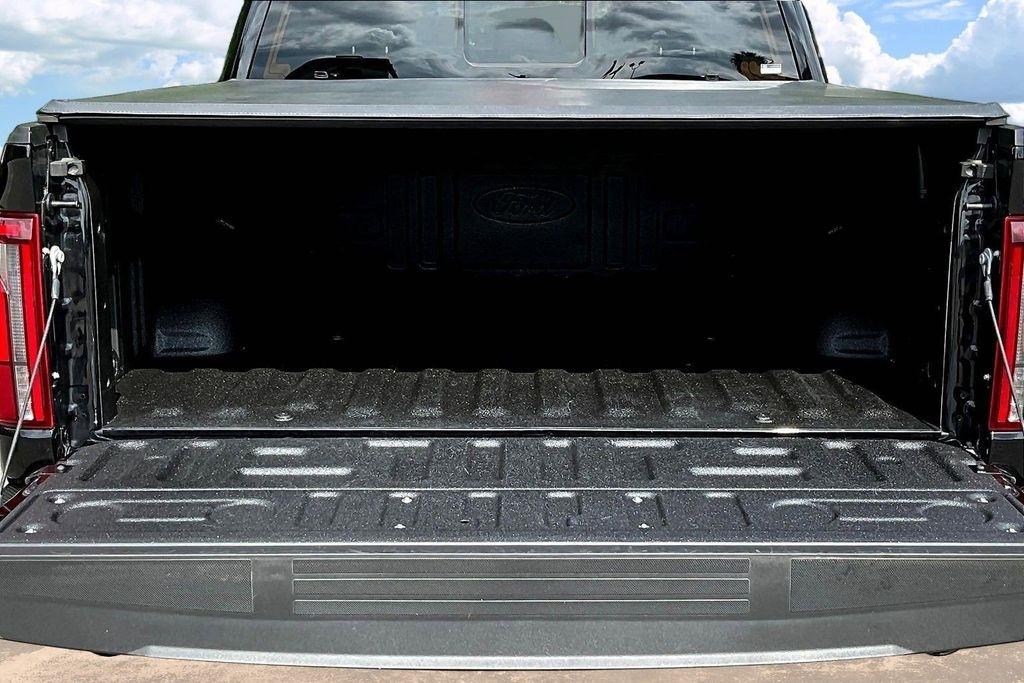 Ford F-150 Lariat SuperCrew 4WD 2025