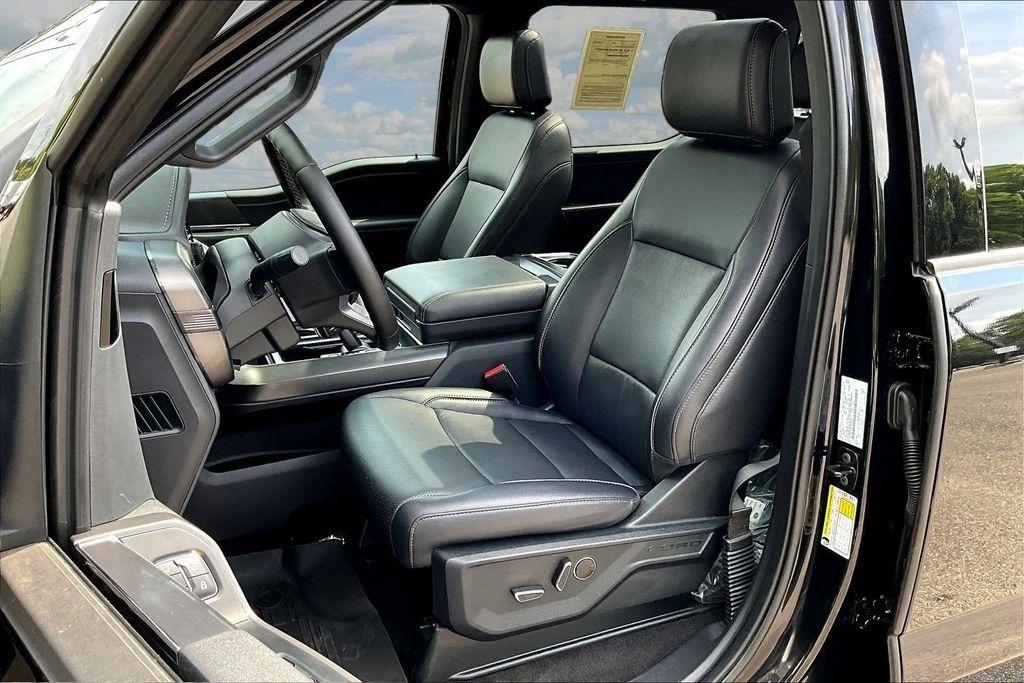 Ford F-150 Lariat SuperCrew 4WD 2025