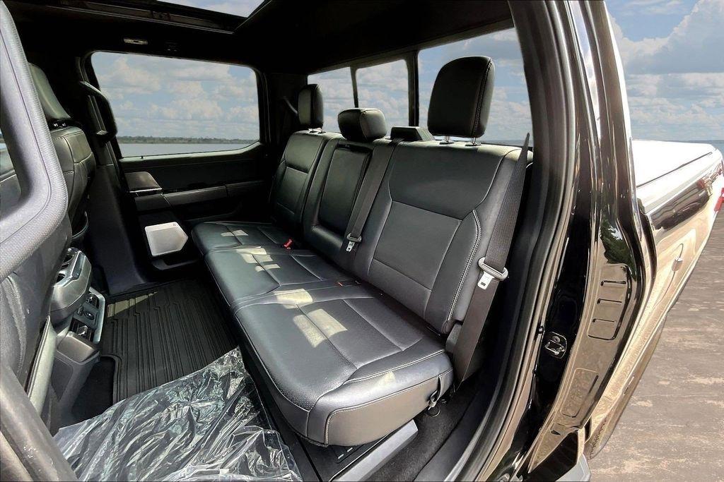 Ford F-150 Lariat SuperCrew 4WD 2025