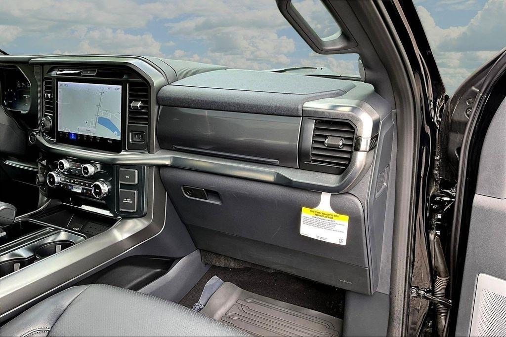 Ford F-150 Lariat SuperCrew 4WD 2025