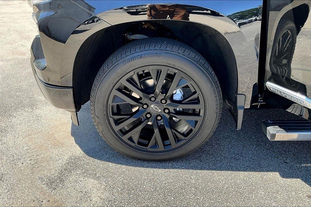 Chevrolet Silverado 1500 High Country Crew Cab 4WD 2023
