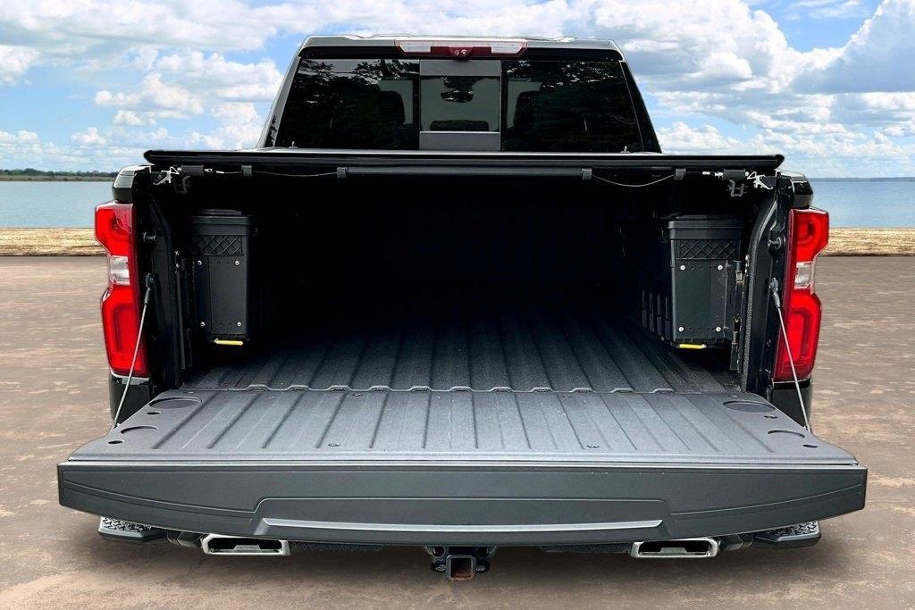 Chevrolet Silverado 1500 4WD Crew Cab 147" High Country 2023