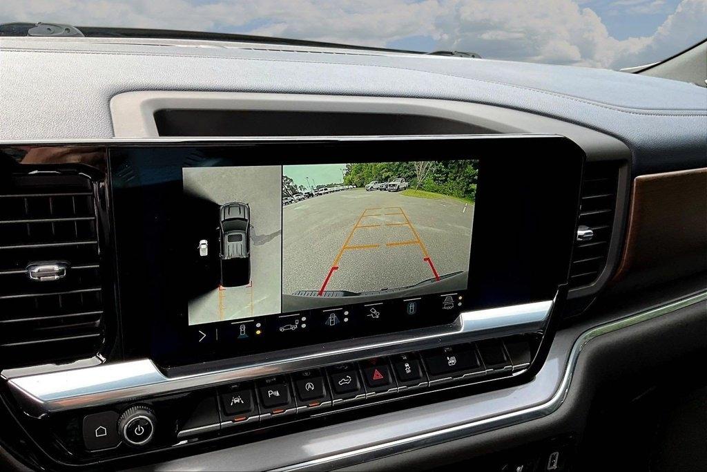 Chevrolet Silverado 1500 4WD Crew Cab 147" High Country 2023
