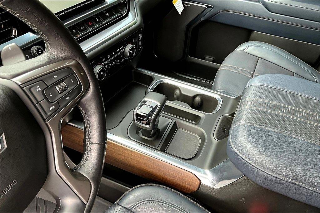 Chevrolet Silverado 1500 4WD Crew Cab 147" High Country 2023