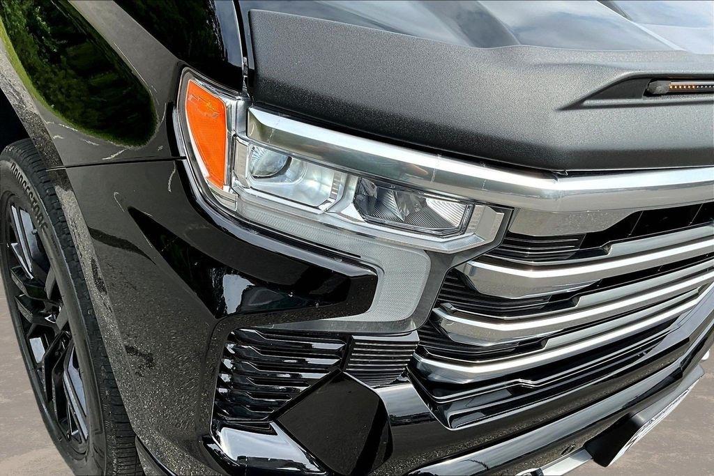 Chevrolet Silverado 1500 4WD Crew Cab 147" High Country 2023