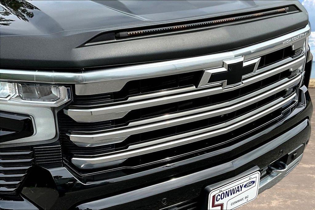 Chevrolet Silverado 1500 4WD Crew Cab 147" High Country 2023