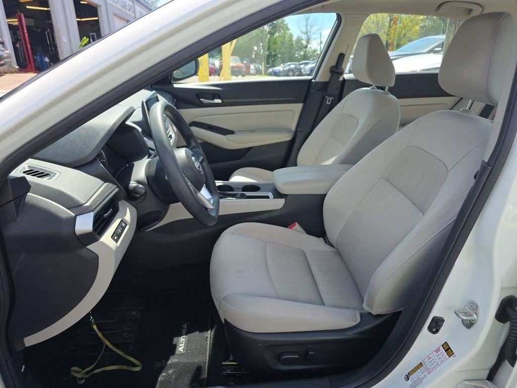 Nissan Altima 2.5 SV 2025