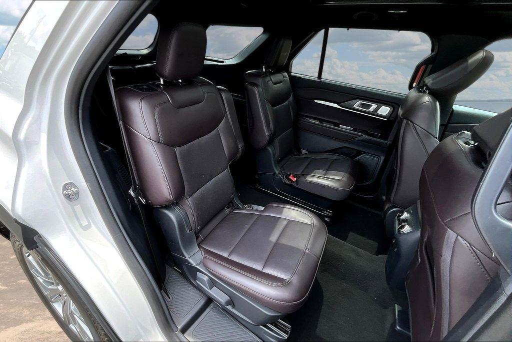 Ford Explorer Platinum 2025