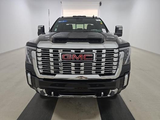 GMC Sierra 2500HD Denali Crew Cab 4WD SB 2024