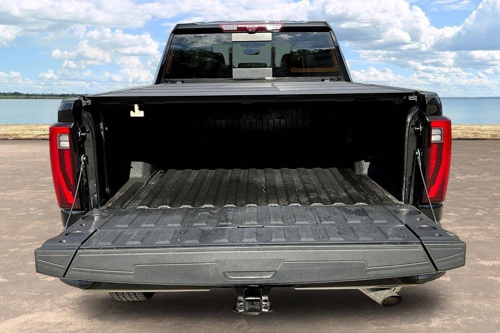 GMC Sierra 2500HD Denali Crew Cab 4WD SB 2024